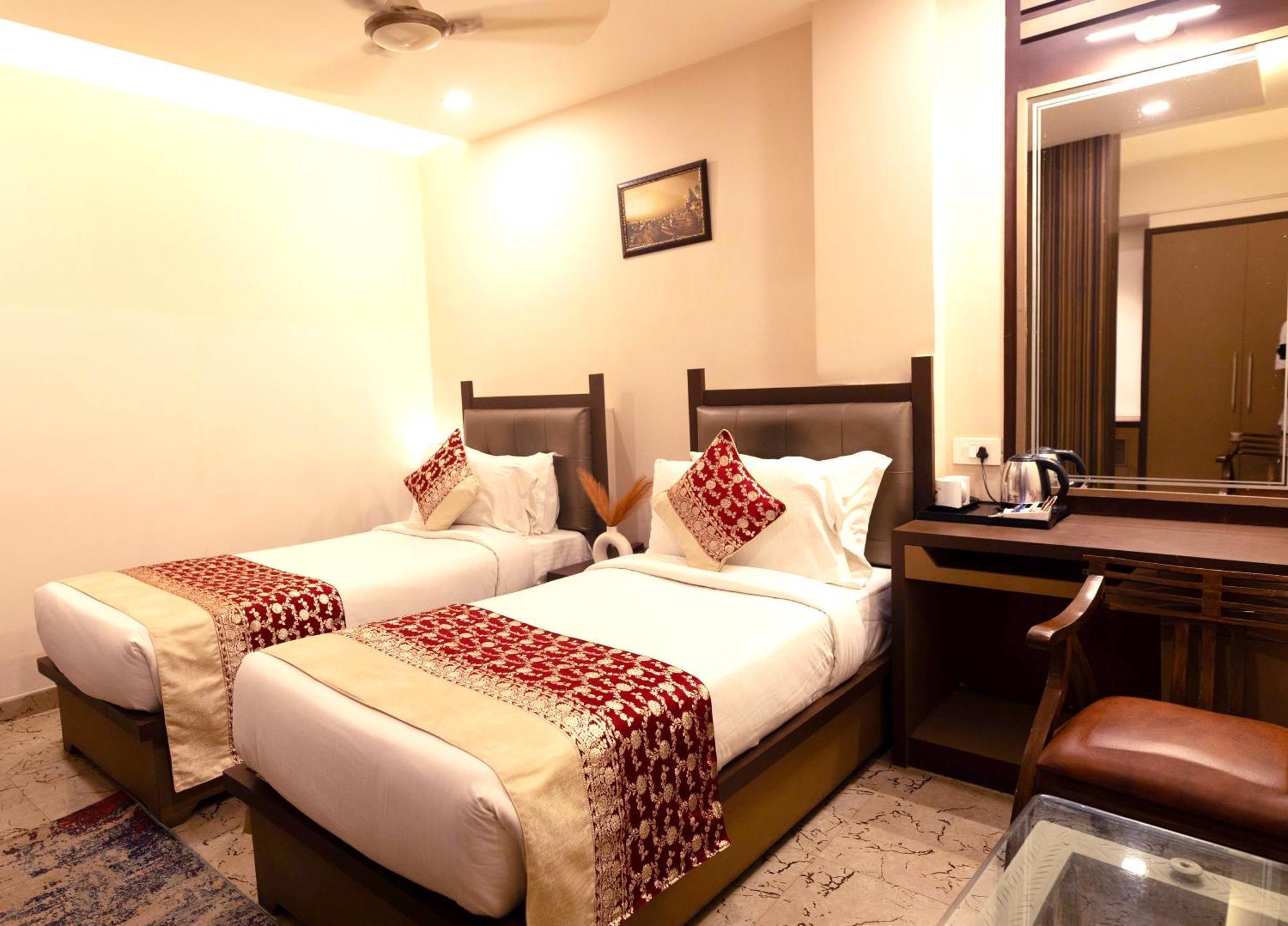New Hotel Broadway Varanasi Exterior foto
